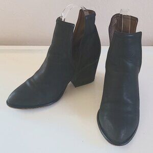 Wittner Black Leather Ankle boots with Side Slits Women's Size US 7.5 EU 38